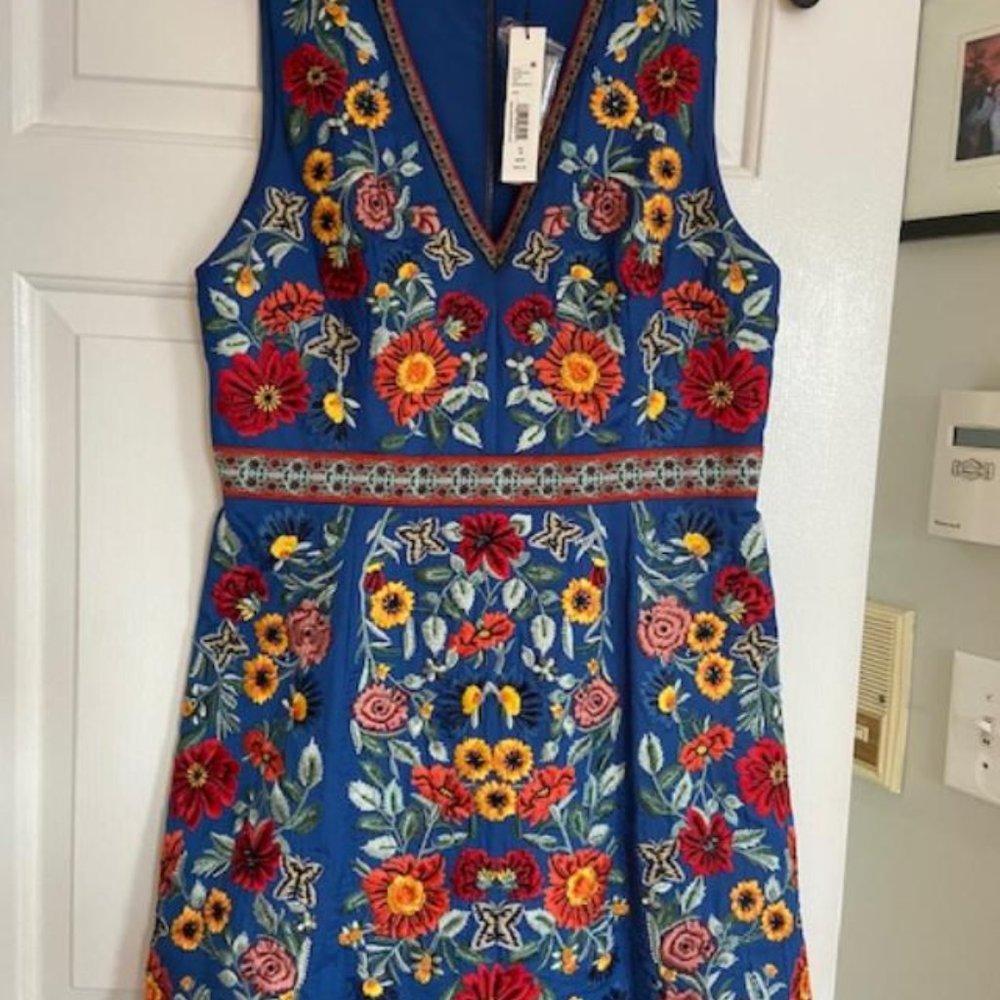 Alice + Olivia blue embroidered dress size 10